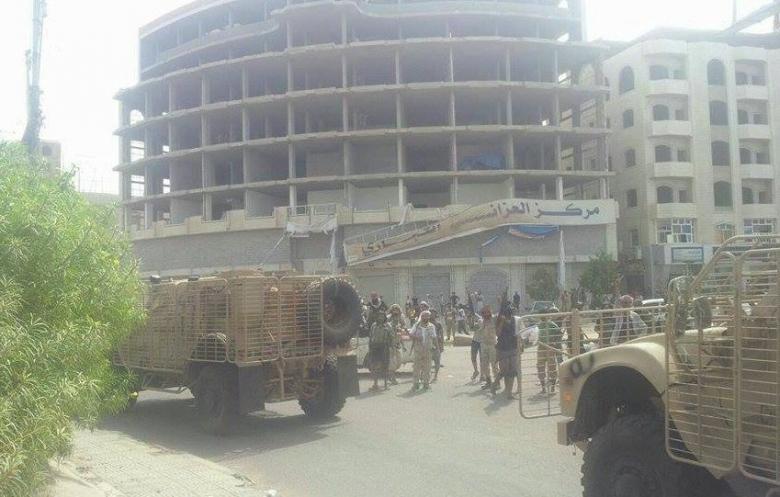 القوات المشتركة تضيق الخناق على "الحوثيين" بمطار الحديدة