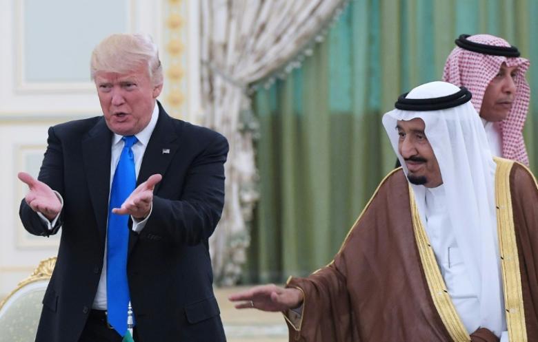 البيت الأبيض يشرح مضمون الإتصال بين ترامب والملك سلمان حول النفط