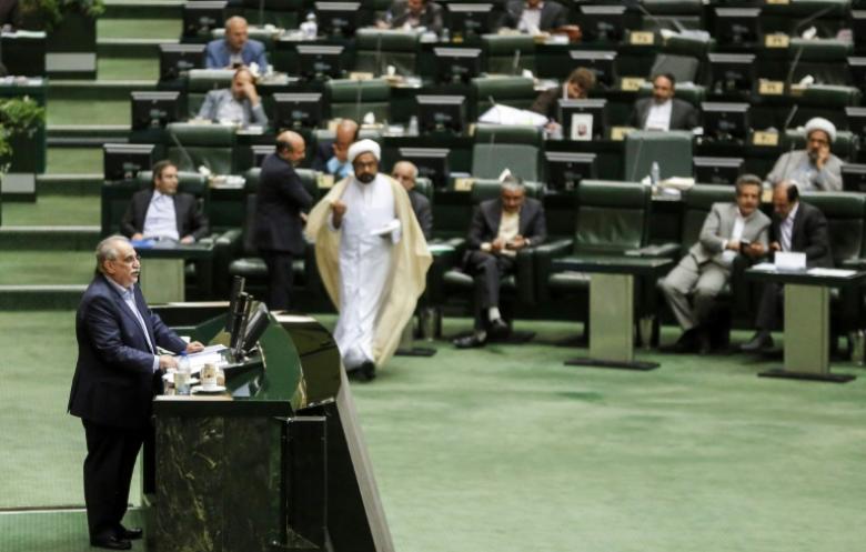 ضربة جديدة لروحاني بعد حجب الثقة عن وزير الاقتصاد الايراني