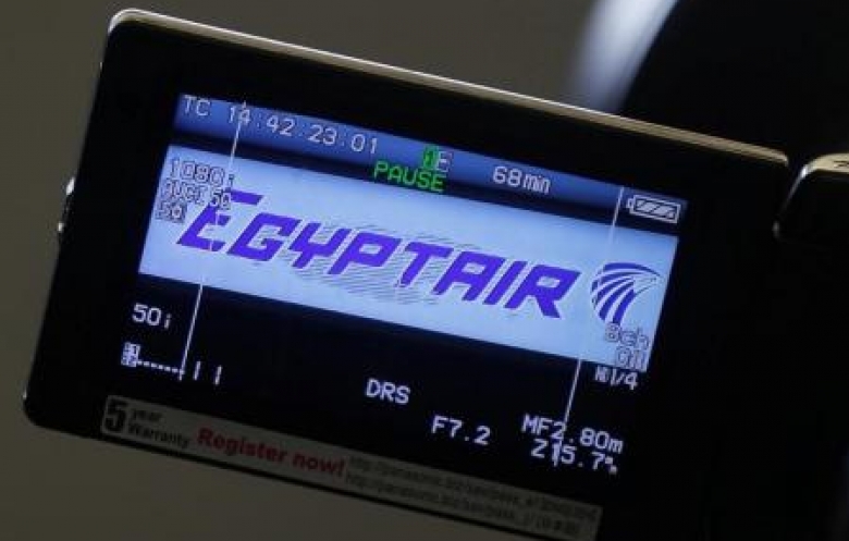 مصادر بمطار القاهرة لرويترز : منع 5 عراقيين ويمني من السفر لأمريكا