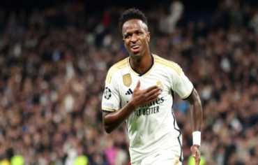 فينيسيوس يعتذر لجماهير ريال مدريد بعد انفعاله في الكلاسيكو