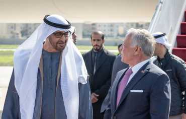 ملك الأردن يصل إلى الإمارات وبن زايد على رأس مستقبليه