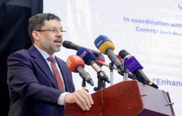 رئيس الحكومة اليمنية يتمسك بنهج مكافحة الفساد ويرفض التأجيل