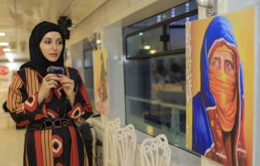 فوز الفنانة اليمنية سحر اللوذعي ضمن 40 شخصية عربية مؤثرة في أمريكا