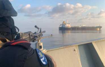 عدم الاستقرار في اليمن يؤجج القرصنة ويثير القلق بأحد أكثر ممرات الشحن 