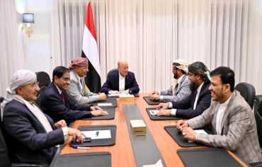 العليمي: لا اقتصاد دون أمن... ولا دولة دون إصلاحات شاملة