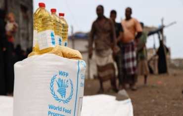 المساعدات الغذائية لليمن: شروط "مجحفة" بذريعة شح التمويل واعتداءات الحوثيين