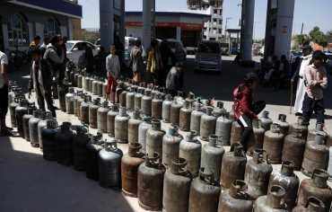 اليمن يشدد رقابة محطات الغاز ومنع التخزين لكبح الأزمات واحتكار السوق