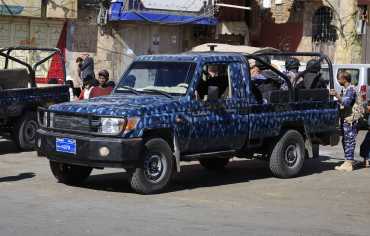 فلتان أمني وحملات عسكرية حوثية لفرض النفوذ ونهب الممتلكات