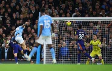 مانشستر سيتي يقهر نيوكاسل ويشدد الخناق على أرسنال في صدارة الدوري الإنكليزي