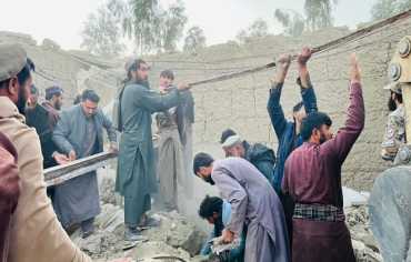 الجيش الأفغاني يبدأ هجمات "انتقامية" على باكستان والأخيرة ترد