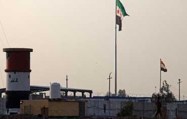 الجيش السوري يعزز انتشاره على الحدود مع لبنان والعراق