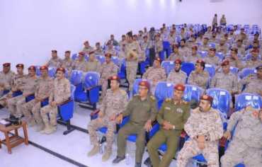 إجراءات حكومية لتوحيد التشكيلات الأمنية وتعزيز القرار الإداري