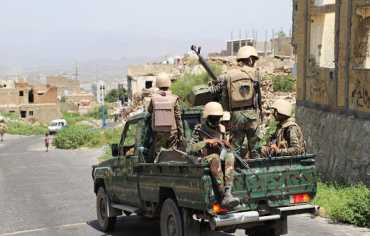 اشتباكات بين الجيش اليمني والحوثيين غربي تعز