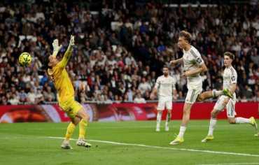 ريال مدريد يكتسح إلتشي وأتلتيكو مدريد يستعيد المركز الثالث في الدوري الإسباني