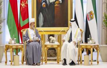 رئيس الإمارات وسلطان عمان يبحثان التصعيد في المنطقة