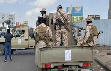  العليمي يعيّن قيادة جديدة لقوات "درع الوطن" ويشيد بجاهزية الجيش