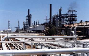 حضرموت تهدد بوقف تصدير النفط وسط نزاع على تقاسم العائدات