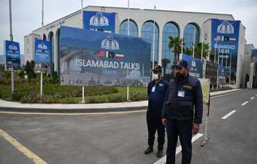 بدء المفاوضات الإيرانية الأميركية في إسلام أباد بلقاء شريف وفانس