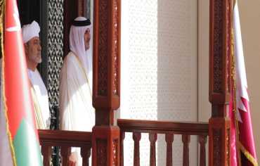 بعد لقائه رئيس الوزراء الباكستاني.. أمير قطر يصل إلى عُمان ويلتقي السلطان هيثم