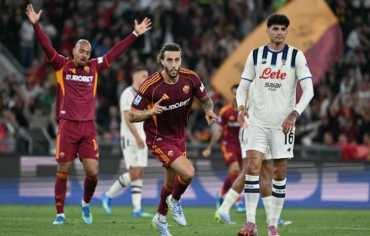 روما يحافظ على آماله في سباق التأهل للبطولات الأوروبية