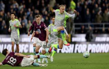 مانشستر سيتي يُشعل صراع البريمييرليغ.. هل تحسم لغة الأهداف اللقب؟