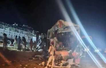 30 قتيلاً وجريحاً بحادث سير مروع على طريق العبر الدولي
