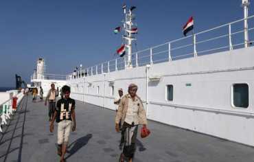 لماذا يهدد الحوثيون بمهاجمة السفن؟ وماذا يعني ذلك لسوق النفط؟