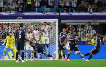 ميسي نجم الدور الأول وصيباري أفضل العرب في كأس العالم
