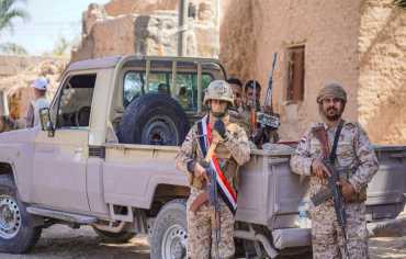 العليمي يعيد تشكيل الملف العسكري: استعداد يمني للحرب؟