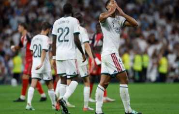 ريال مدريد يكتسح فاييكانو برباعية ويواصل مطاردة برشلونة في الدوري الإسباني